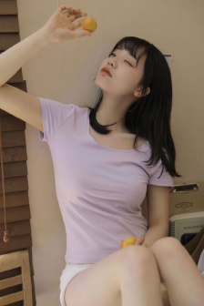 透明比基尼泳衣美女